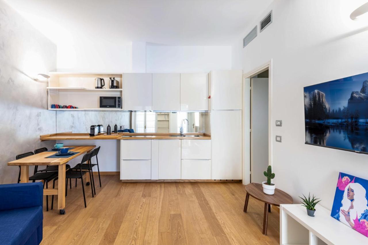 Easylife - Romantico Appartamento Sulla Darsena Milão Exterior foto