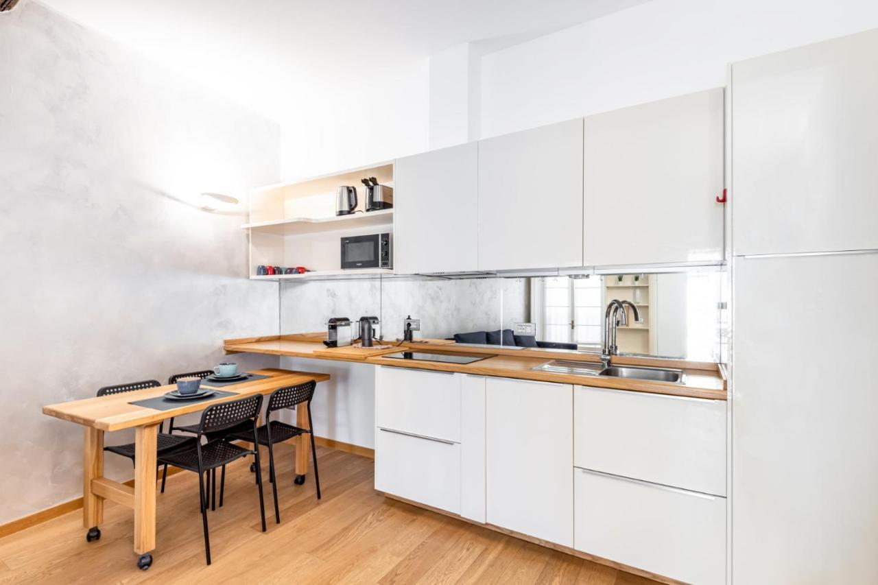 Easylife - Romantico Appartamento Sulla Darsena Milão Exterior foto